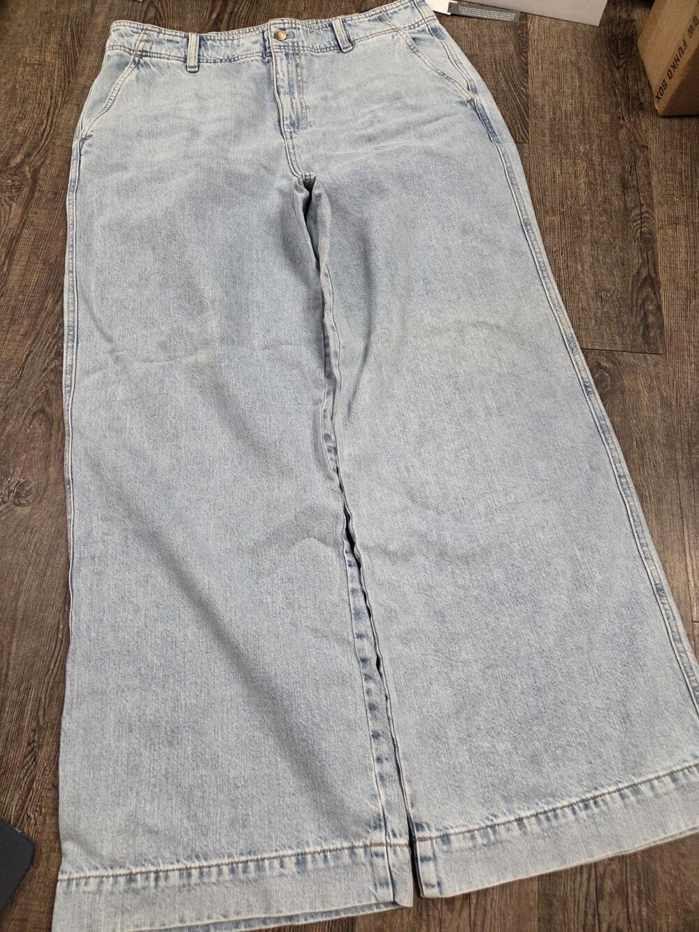 Talbots NWT Fia Light Wash Wide Leg Relaxed Trouser Jeans Size 14 Hemp Blend